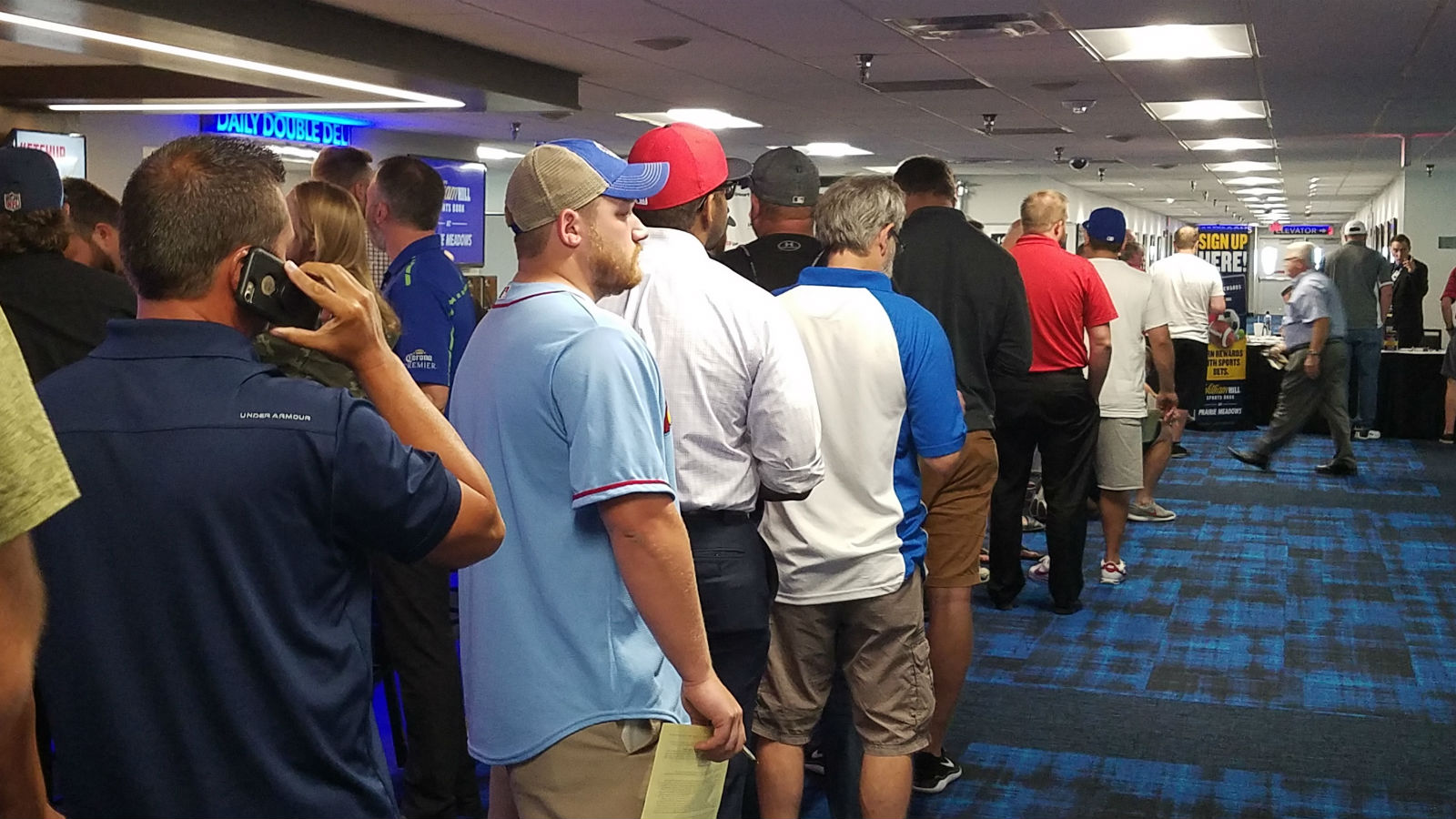 Iowa Sports Betting Begins With Long Lines – For Mobile App