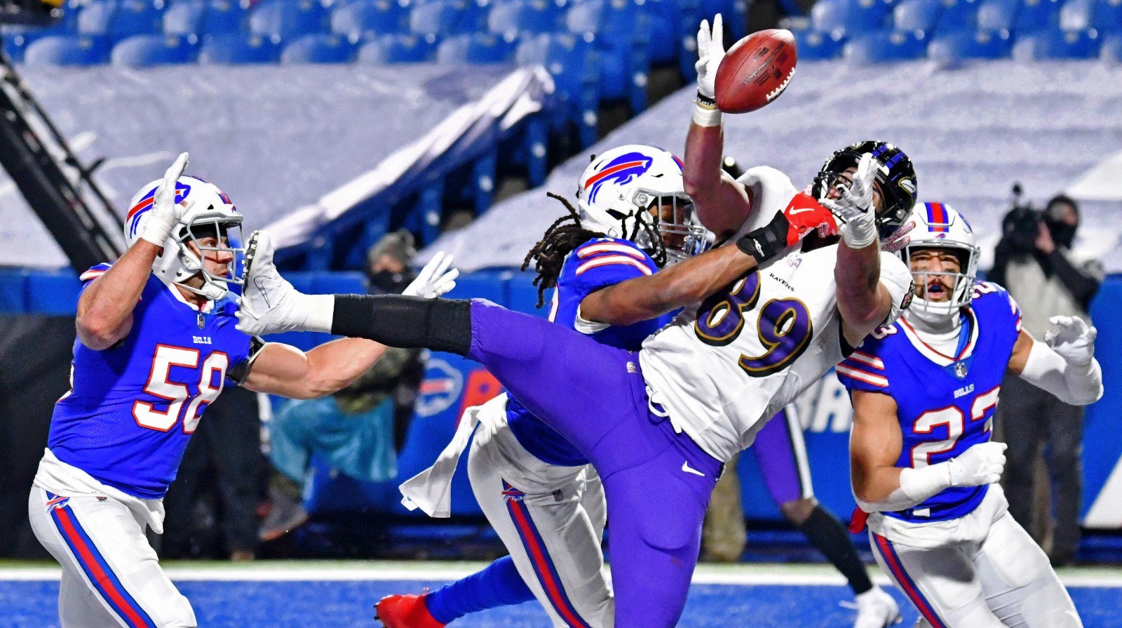 Champion Bucs, Brady 2nd Choice In Early Super Bowl 2022 Odds