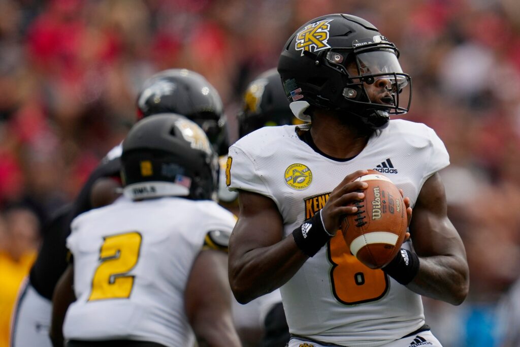 Kennesaw State Owls quarterback Xavier Shepherd (8).